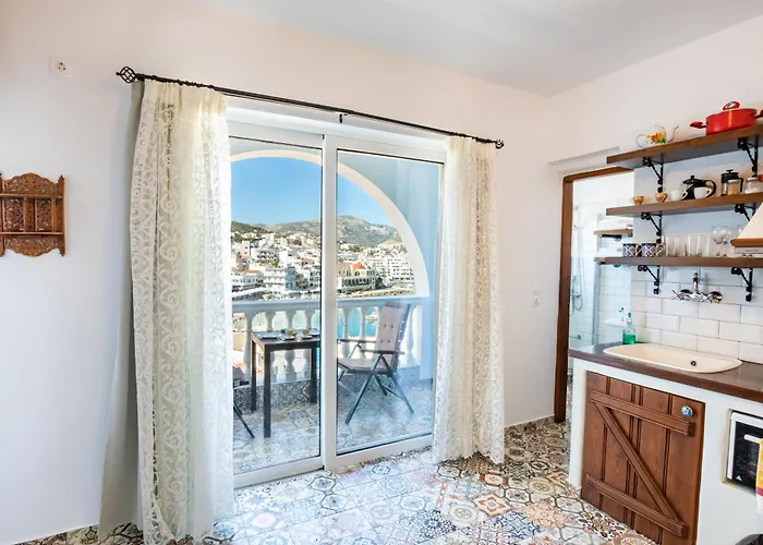 Gorgona Traditional 2