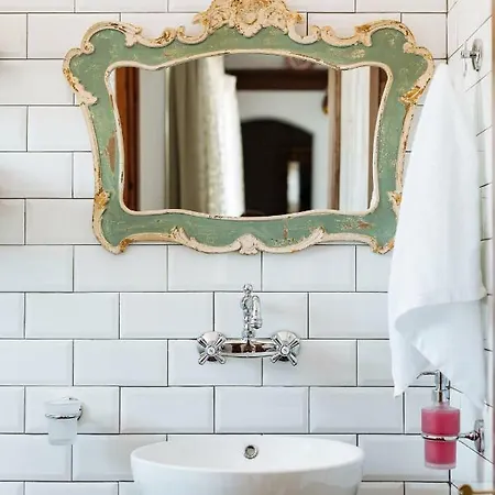 Gorgona Traditional 2