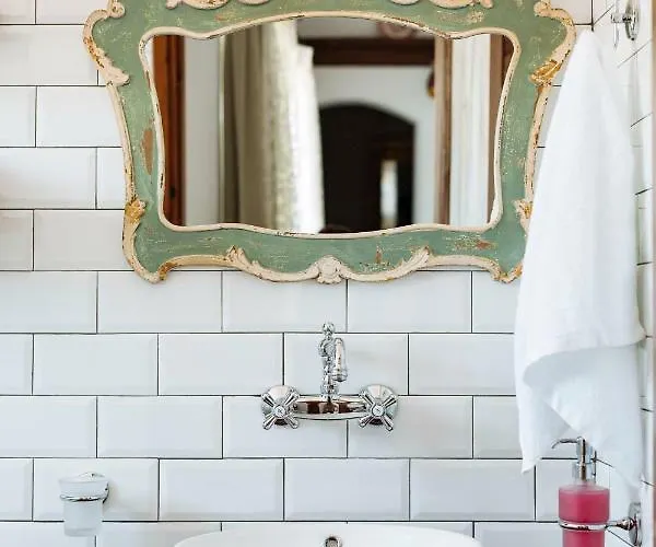 Gorgona Traditional 2